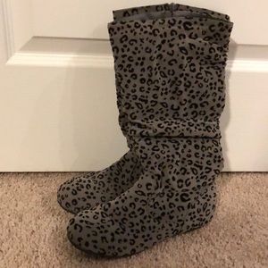 Leopard print scrunch boot